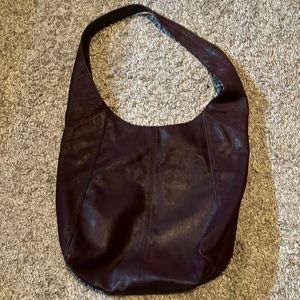 Women’s single strap leather purse